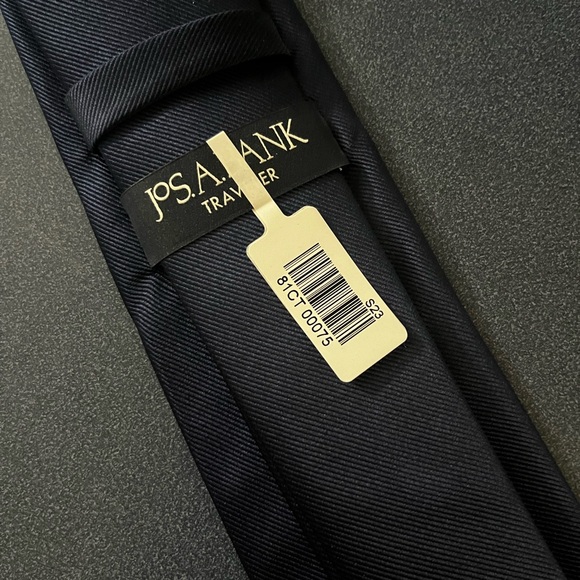 Men’s Tie - Picture 2 of 3